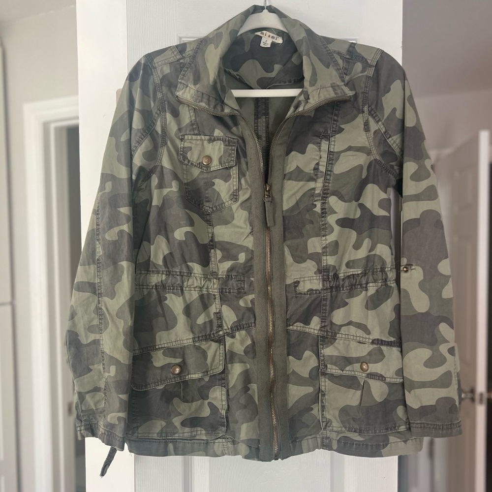 Camouflage Print Buttoned Pocket Design Jacket